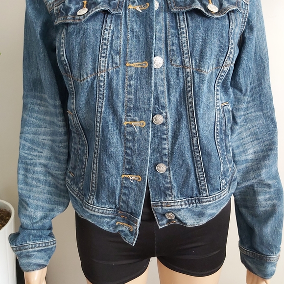 Aritzia Talula blue denim crop jean jacket - Picture 3 of 14